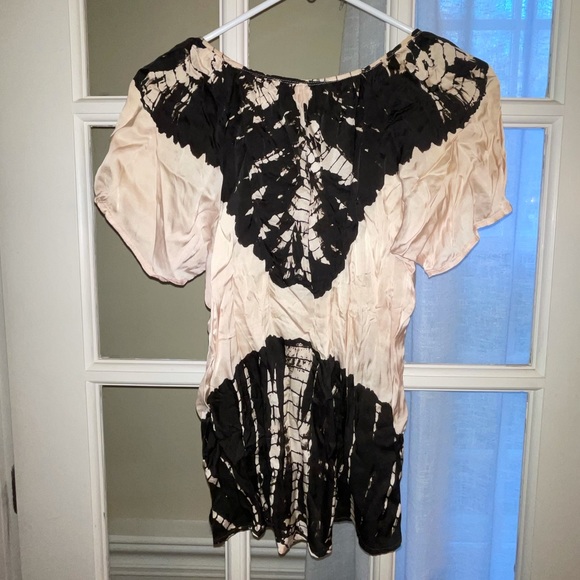 Gypsy 05 Criss Cross Tie Raglan Top - Picture 6 of 7